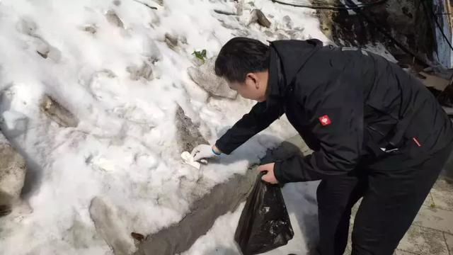 【華山西峰索道】太華索道公司組織干部職工開展學(xué)雷鋒志愿服務(wù)活動(圖12) 【華山西峰索道】太華索道公司組織干部職工開展學(xué)雷鋒志愿服務(wù)活動(圖12)